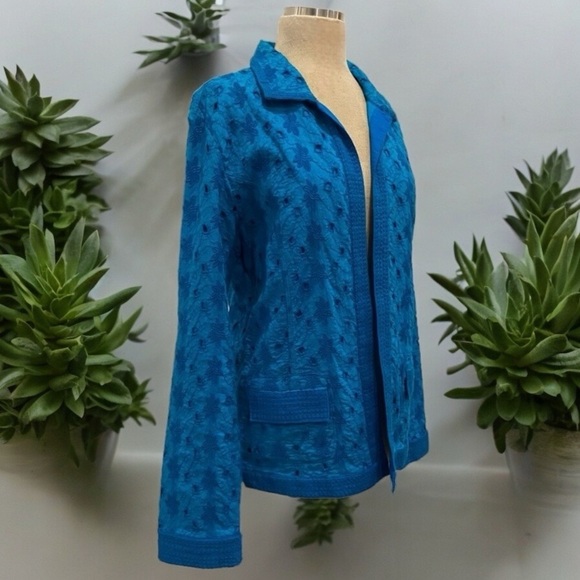 Chico’s Eyelet Lace Embroidered Open Front Cardigan Jacket Size 2 - Picture 5 of 13